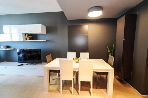 Condo in Miami, Florida, 1 bedroom  № 2000465 - photo 10