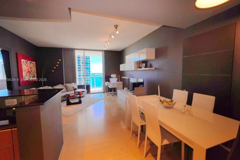 Condo in Miami, Florida, 1 bedroom  № 2000465 - photo 13