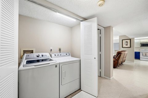 Condo in Boynton Beach, Florida, 3 bedrooms № 2172156 - photo 19