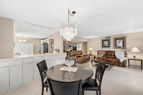 Condo in Boynton Beach, Florida, 3 bedrooms № 2172156 - photo 4
