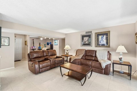 Condo in Boynton Beach, Florida, 3 bedrooms № 2172156 - photo 3