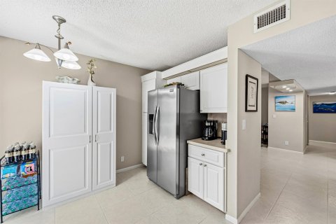 Condo in Boynton Beach, Florida, 3 bedrooms № 2172156 - photo 10
