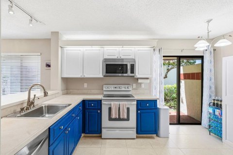 Condo in Boynton Beach, Florida, 3 bedrooms № 2172156 - photo 7