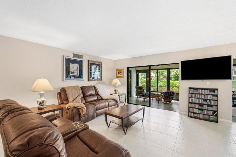 Condo in Boynton Beach, Florida, 3 bedrooms № 2172156 - photo 2