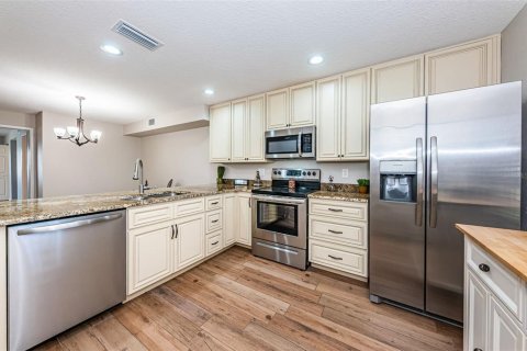 Condo in New Port Richey, Florida, 2 bedrooms  № 1680708 - photo 26