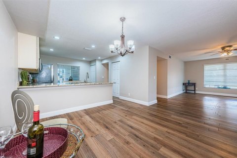 Condo in New Port Richey, Florida, 2 bedrooms  № 1680708 - photo 22