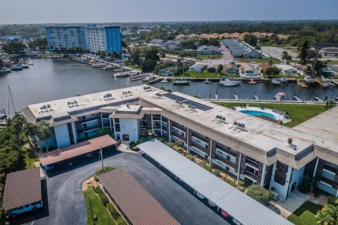 Condo in New Port Richey, Florida, 2 bedrooms  № 1680708 - photo 7