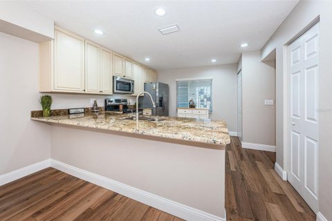 Condo in New Port Richey, Florida, 2 bedrooms  № 1680708 - photo 23