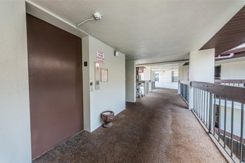 Condo in New Port Richey, Florida, 2 bedrooms  № 1680708 - photo 10