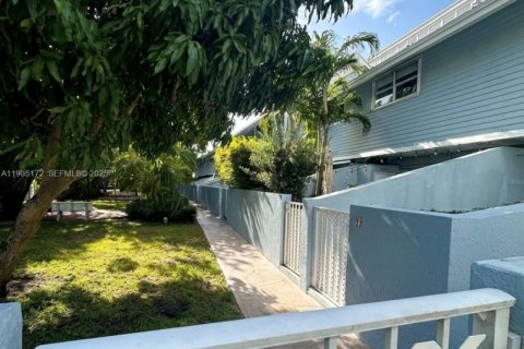 Adosado en alquiler en Key Biscayne, Florida, 2 dormitorios, 81.29 m2 № 1956315 - foto 25