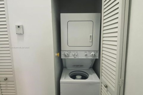 Adosado en alquiler en Key Biscayne, Florida, 2 dormitorios, 81.29 m2 № 1956315 - foto 15