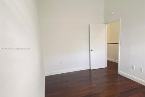 Adosado en alquiler en Key Biscayne, Florida, 2 dormitorios, 81.29 m2 № 1956315 - foto 2