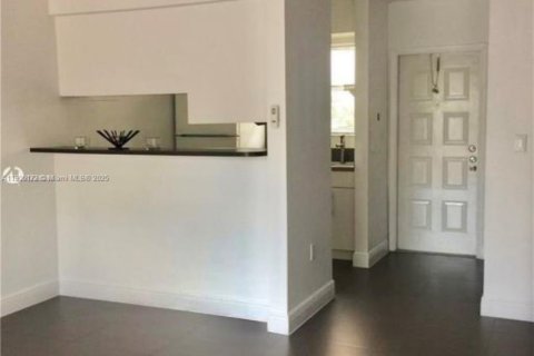 Adosado en alquiler en Key Biscayne, Florida, 2 dormitorios, 81.29 m2 № 1956315 - foto 5