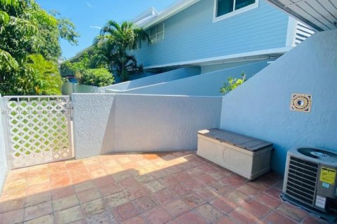 Adosado en alquiler en Key Biscayne, Florida, 2 dormitorios, 81.29 m2 № 1956315 - foto 1