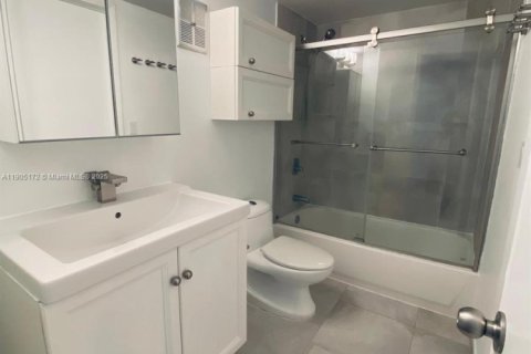 Adosado en alquiler en Key Biscayne, Florida, 2 dormitorios, 81.29 m2 № 1956315 - foto 18