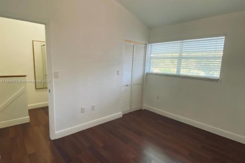 Adosado en alquiler en Key Biscayne, Florida, 2 dormitorios, 81.29 m2 № 1956315 - foto 10