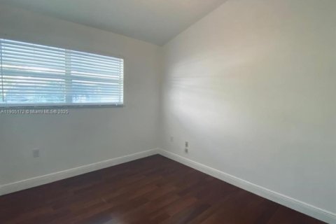 Adosado en alquiler en Key Biscayne, Florida, 2 dormitorios, 81.29 m2 № 1956315 - foto 17