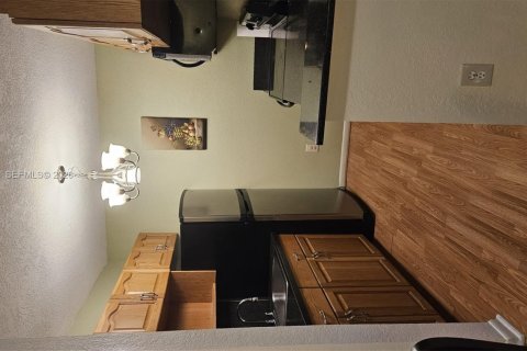 Condo in Tamarac, Florida, 1 bedroom  № 2401667 - photo 2