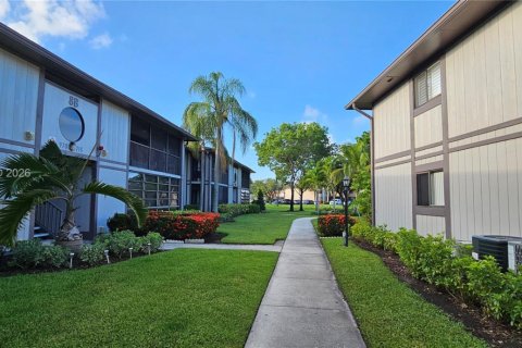 Condo in Tamarac, Florida, 1 bedroom  № 2401667 - photo 13
