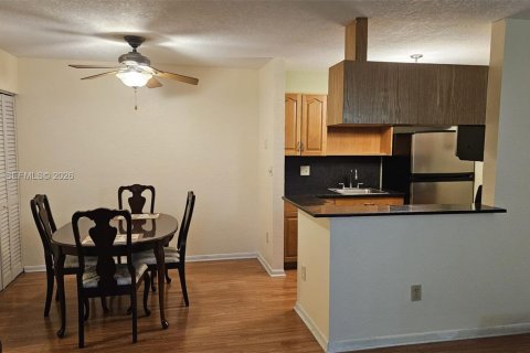 Condo in Tamarac, Florida, 1 bedroom № 2401667