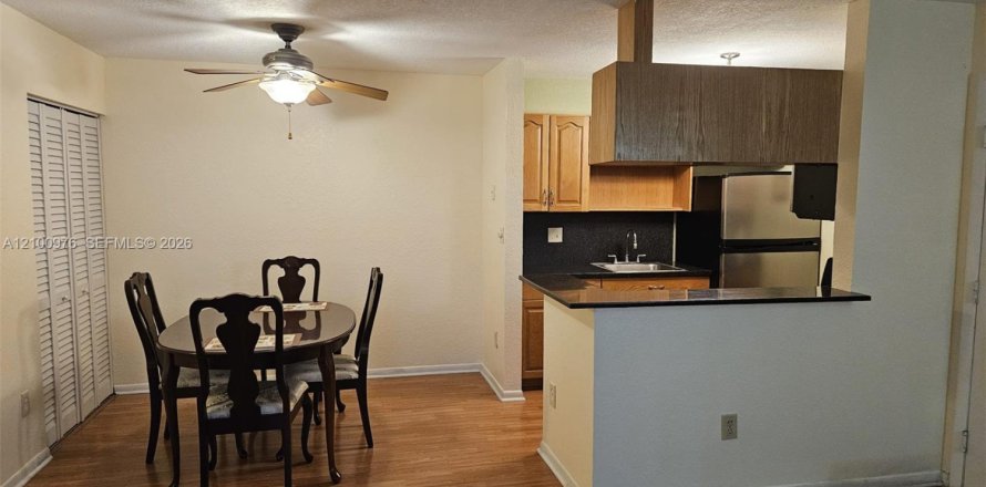 Condo in Tamarac, Florida, 1 bedroom  № 2401667