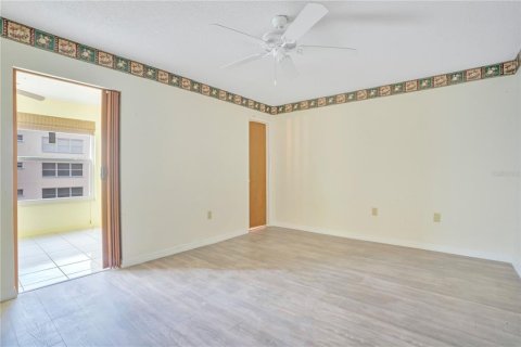 Copropriété à vendre à Gulfport, Floride: 2 chambres, 104.05 m2 № 2149583 - photo 19