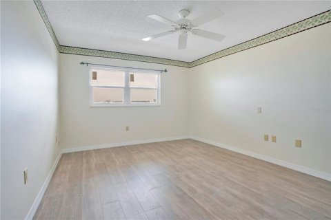 Copropriété à vendre à Gulfport, Floride: 2 chambres, 104.05 m2 № 2149583 - photo 15