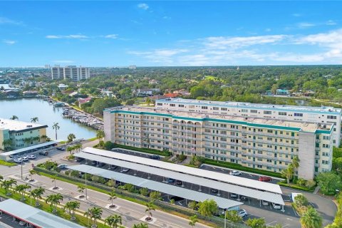 Copropriété à vendre à Gulfport, Floride: 2 chambres, 104.05 m2 № 2149583 - photo 25