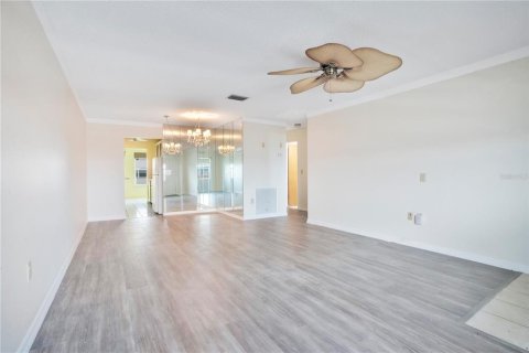 Copropriété à vendre à Gulfport, Floride: 2 chambres, 104.05 m2 № 2149583 - photo 10