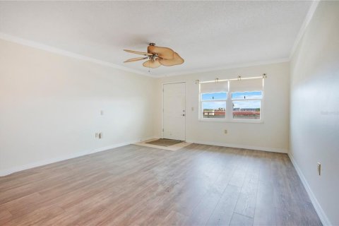 Copropriété à vendre à Gulfport, Floride: 2 chambres, 104.05 m2 № 2149583 - photo 5