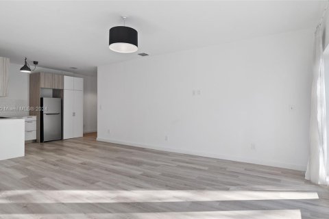 Купить коммерческую недвижимость в Майами-Бич, Флорида 729.47м2, № 1729379 - фото 7