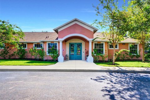Commercial property in Orlando, Florida 488.29 sq.m. № 2104296 - photo 3