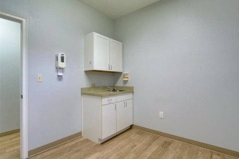 Commercial property in Orlando, Florida 488.29 sq.m. № 2104296 - photo 9
