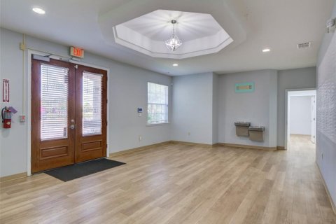 Commercial property in Orlando, Florida 488.29 sq.m. № 2104296 - photo 4