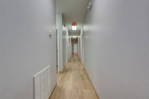 Commercial property in Orlando, Florida 488.29 sq.m. № 2104296 - photo 14
