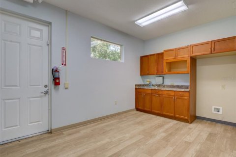 Commercial property in Orlando, Florida 488.29 sq.m. № 2104296 - photo 10