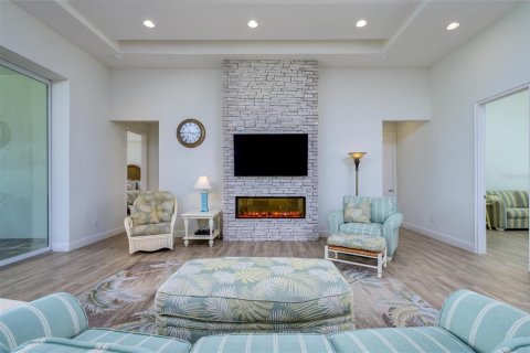 Casa en venta en Dade City, Florida, 3 dormitorios, 297.47 m2 № 1914548 - foto 11