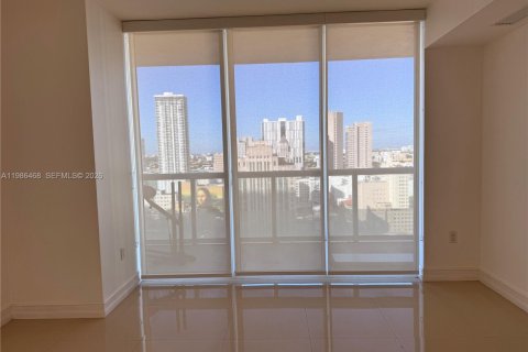 Condominio en venta en Miami, Florida, 1 dormitorio, 74.32 m2 № 2048193 - foto 4
