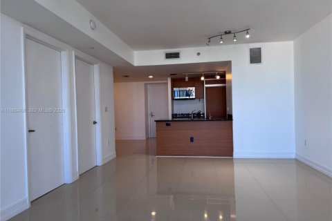 Condominio en venta en Miami, Florida, 1 dormitorio, 74.32 m2 № 2048193 - foto 5