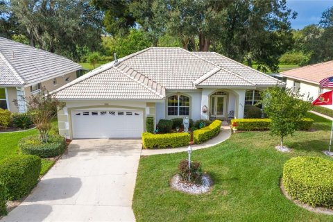 House in Winter Haven, Florida 3 bedrooms, 179.02 sq.m. № 1899601 - photo 1