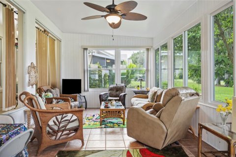 House in Winter Haven, Florida 3 bedrooms, 179.02 sq.m. № 1899601 - photo 8
