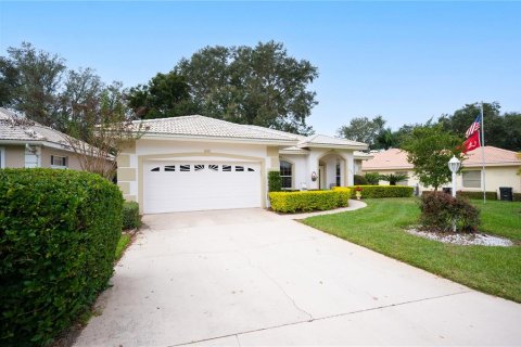House in Winter Haven, Florida 3 bedrooms, 179.02 sq.m. № 1899601 - photo 9