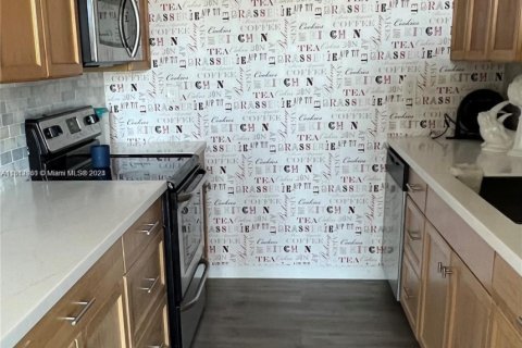 Condominio en venta en North Miami Beach, Florida, 2 dormitorios, 112.69 m2 № 2034474 - foto 3