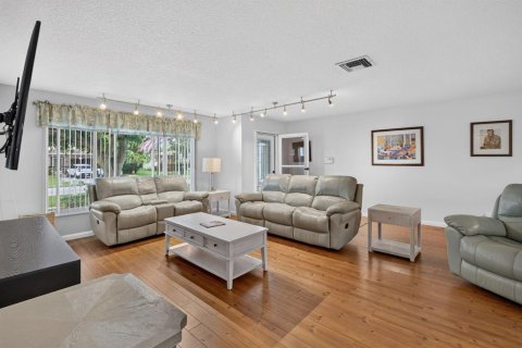Villa ou maison à vendre à Delray Beach, Floride: 2 chambres, 159.42 m2 № 2428052 - photo 5