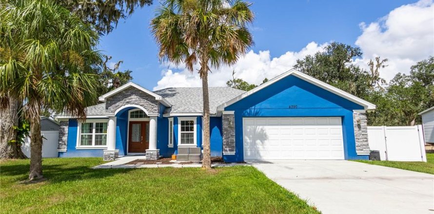 House in Mulberry, Florida 4 bedrooms, 173.54 sq.m. № 1915243
