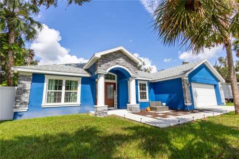 House in Mulberry, Florida 4 bedrooms, 173.54 sq.m. № 1915243 - photo 3