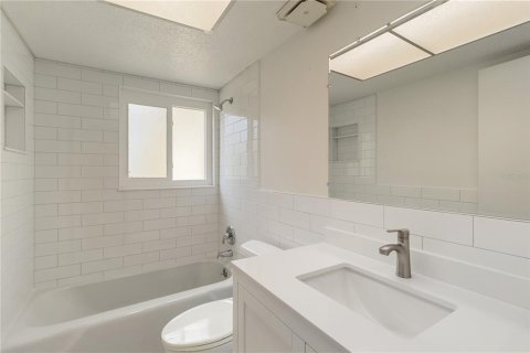 Купить кондоминиум в Нокомис, Флорида 9 комнат, 99.13м2, № 1622394 - фото 28