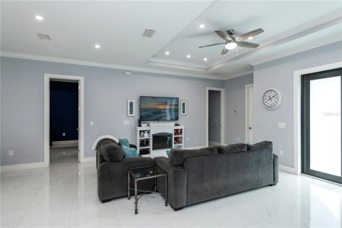 Villa ou maison à vendre à Lehigh Acres, Floride: 4 chambres, 167.41 m2 № 1749385 - photo 7