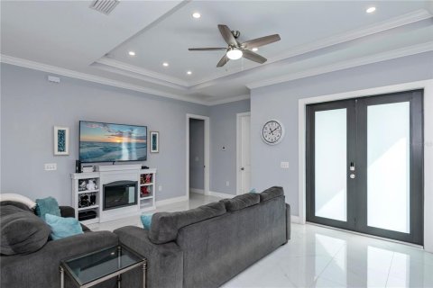 Villa ou maison à vendre à Lehigh Acres, Floride: 4 chambres, 167.41 m2 № 1749385 - photo 5
