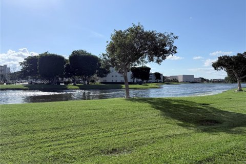 Condominio en Boca Raton, Florida, 1 dormitorio  № 1939304